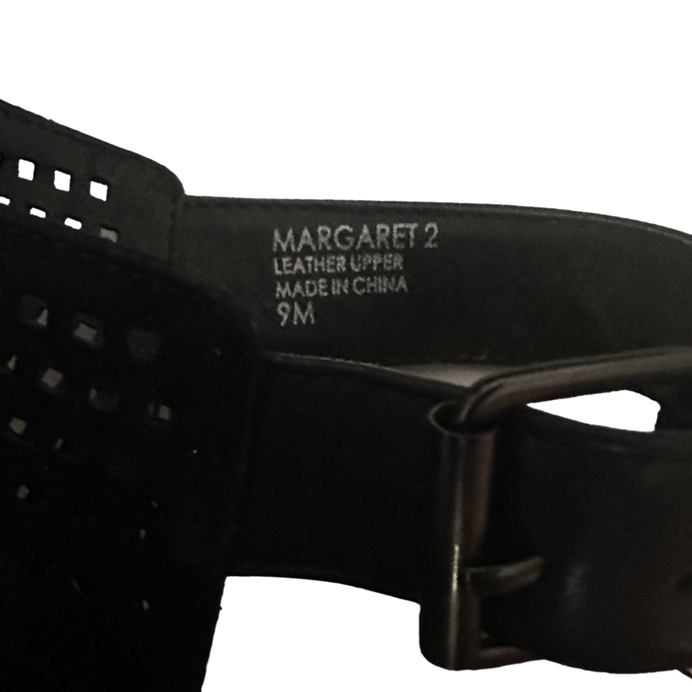 Tahari Margaret Sandal - Picture 13 of 15